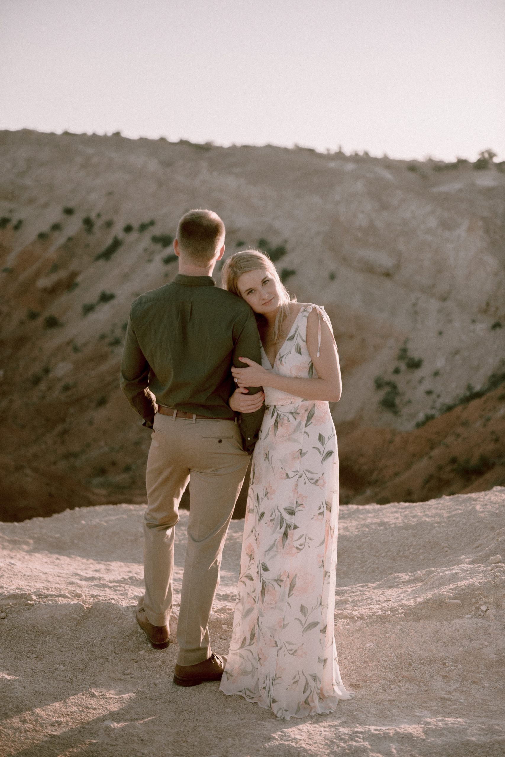 A romantic sunrise engagement session in the desert of New Mexico. If you're thinking of doing your engagement session in New Mexico, I highly recommend it! New Mexico engagement photos | New Mexico engagement session 