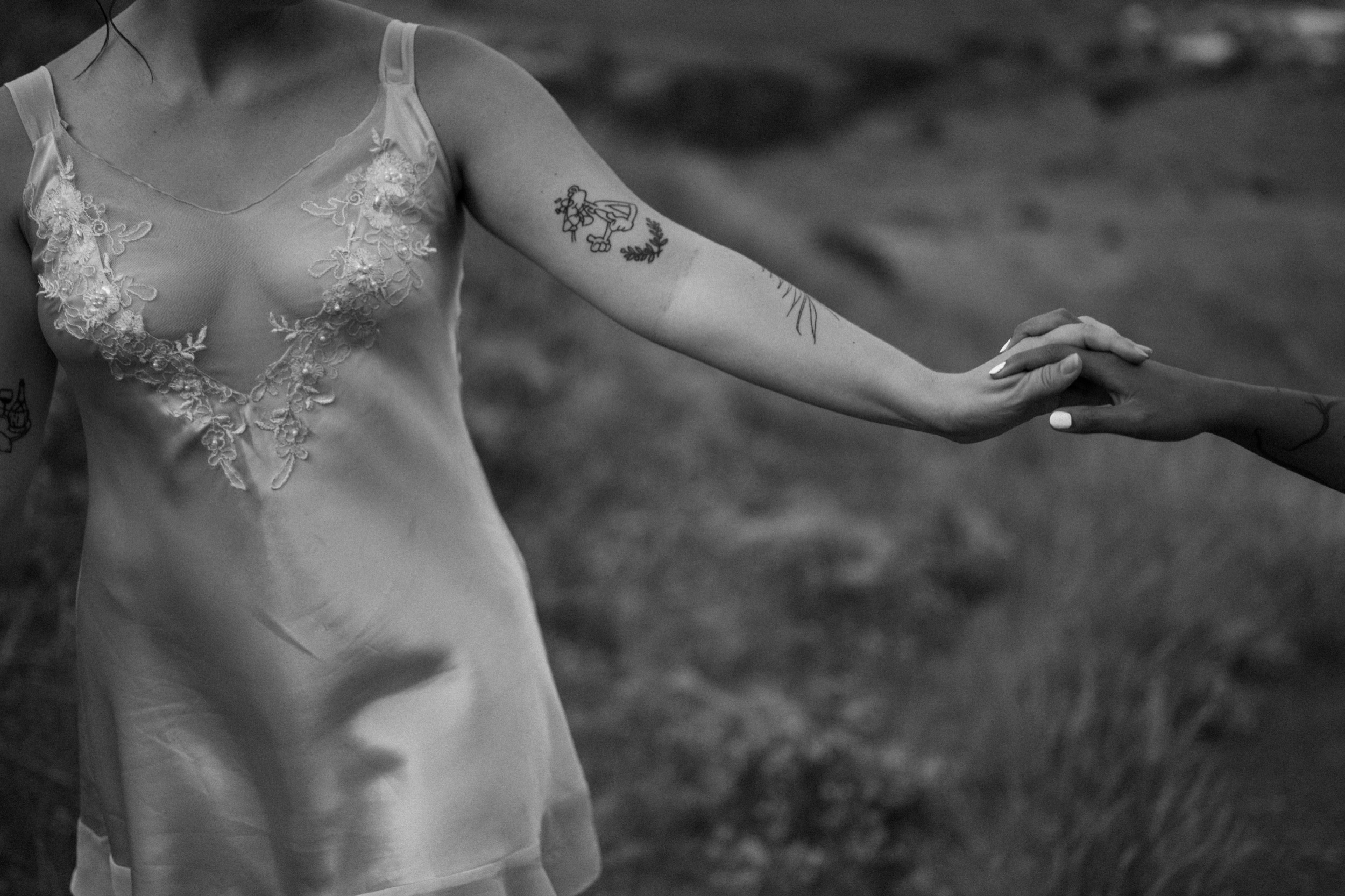 Colorado vow renewal in Morrison, Colorado. A Colorado married couple performs their vow renewal on a sunny summer day near Denver, Colorado. Photos by Denver elopement photographer, Ashley Joyce Photography, copyright 2022.
