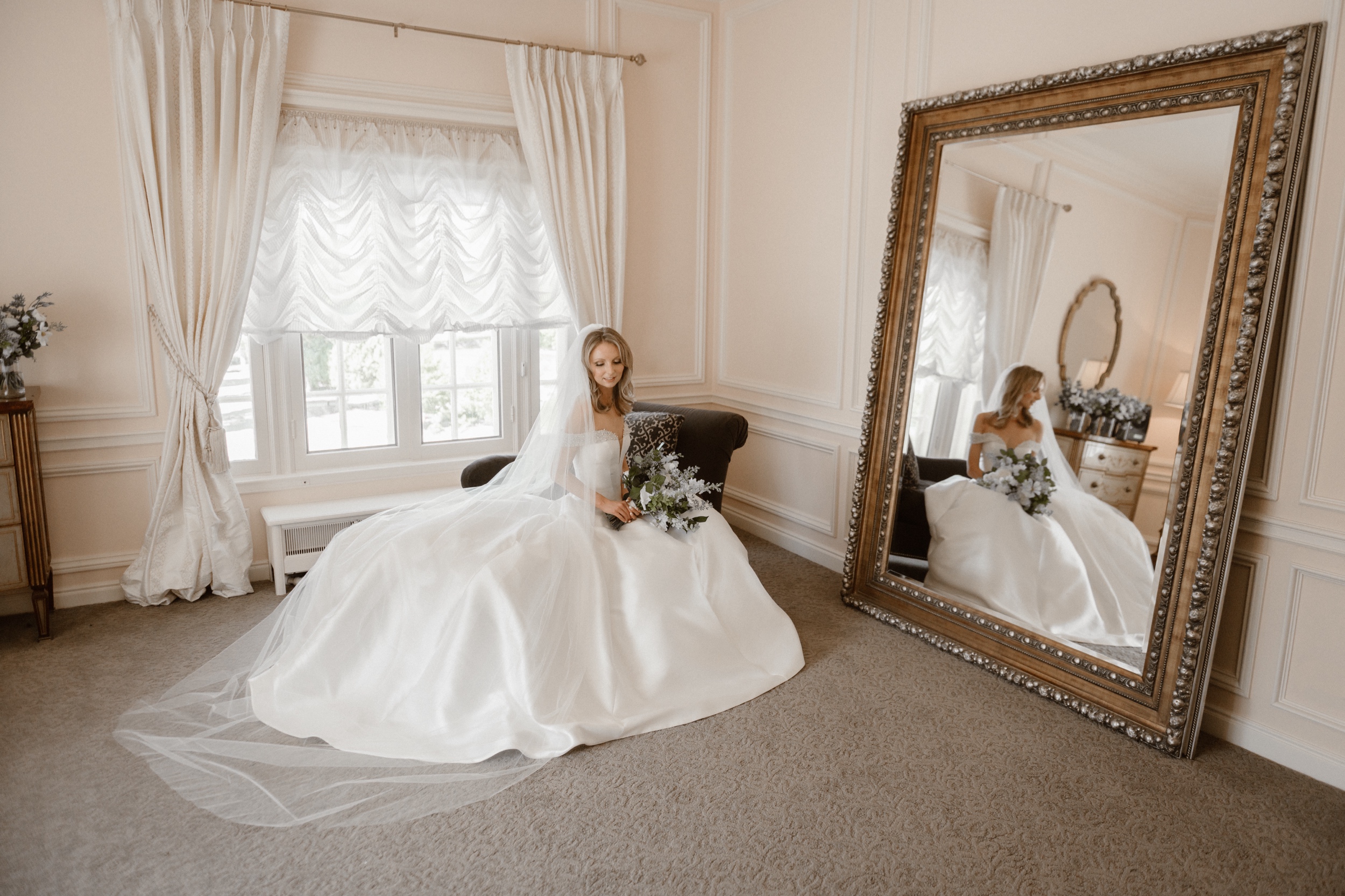 Photos from a luxurious, chic, and stylish Highlands Ranch Mansion wedding that was photographed by Colorado wedding photographer Ashley Joyce.