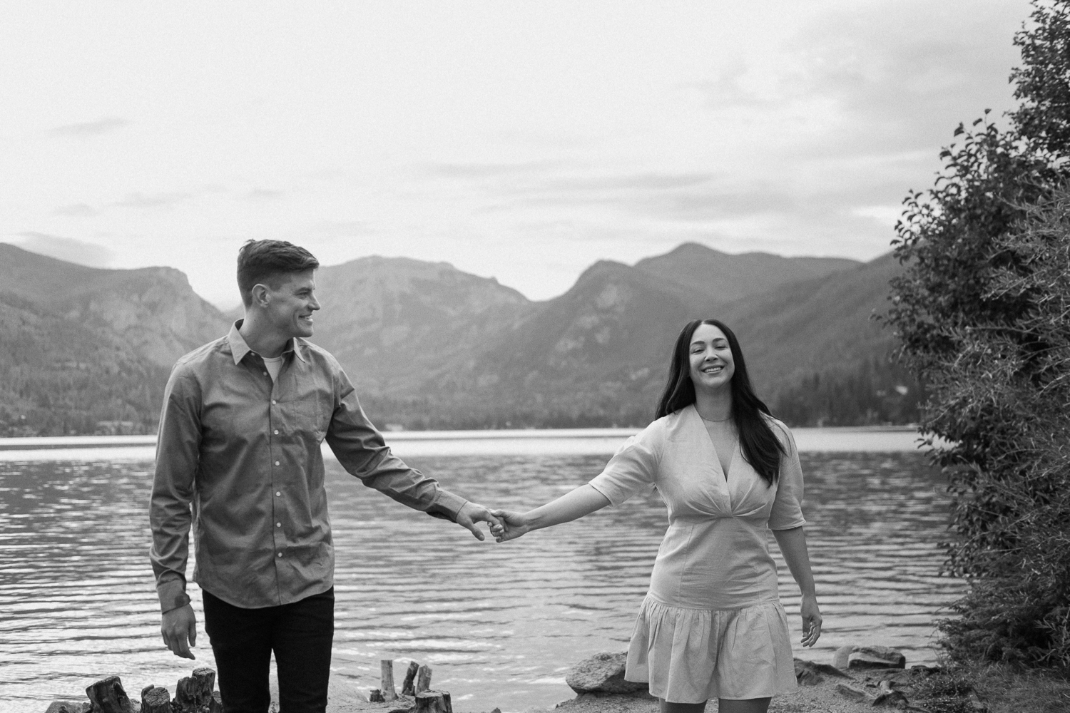 A fall engagement session at Rocky Mountain National Park by Durango and Telluride wedding photographer Ashley Joyce