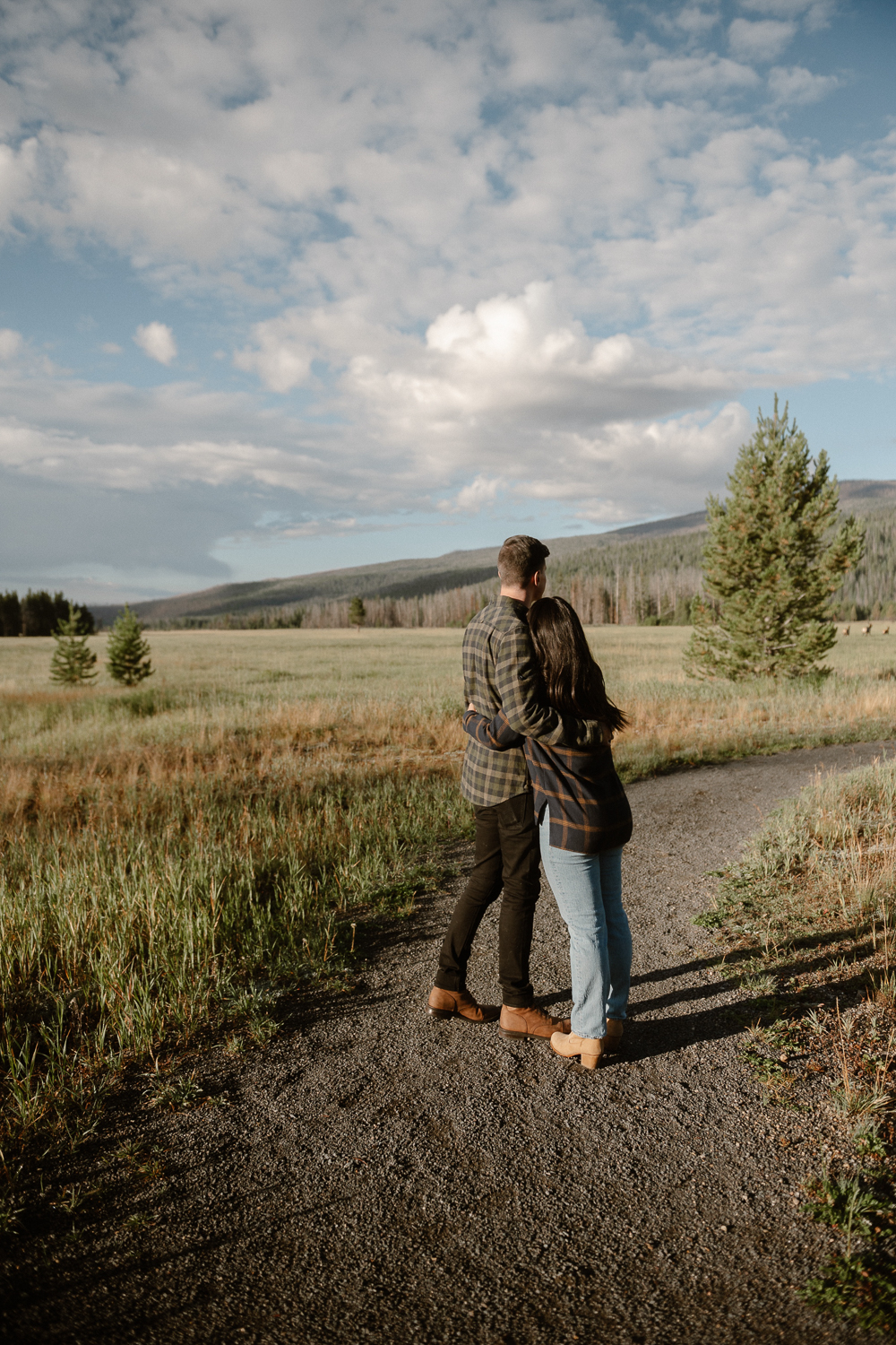 A fall engagement session at Rocky Mountain National Park by Durango and Telluride wedding photographer Ashley Joyce