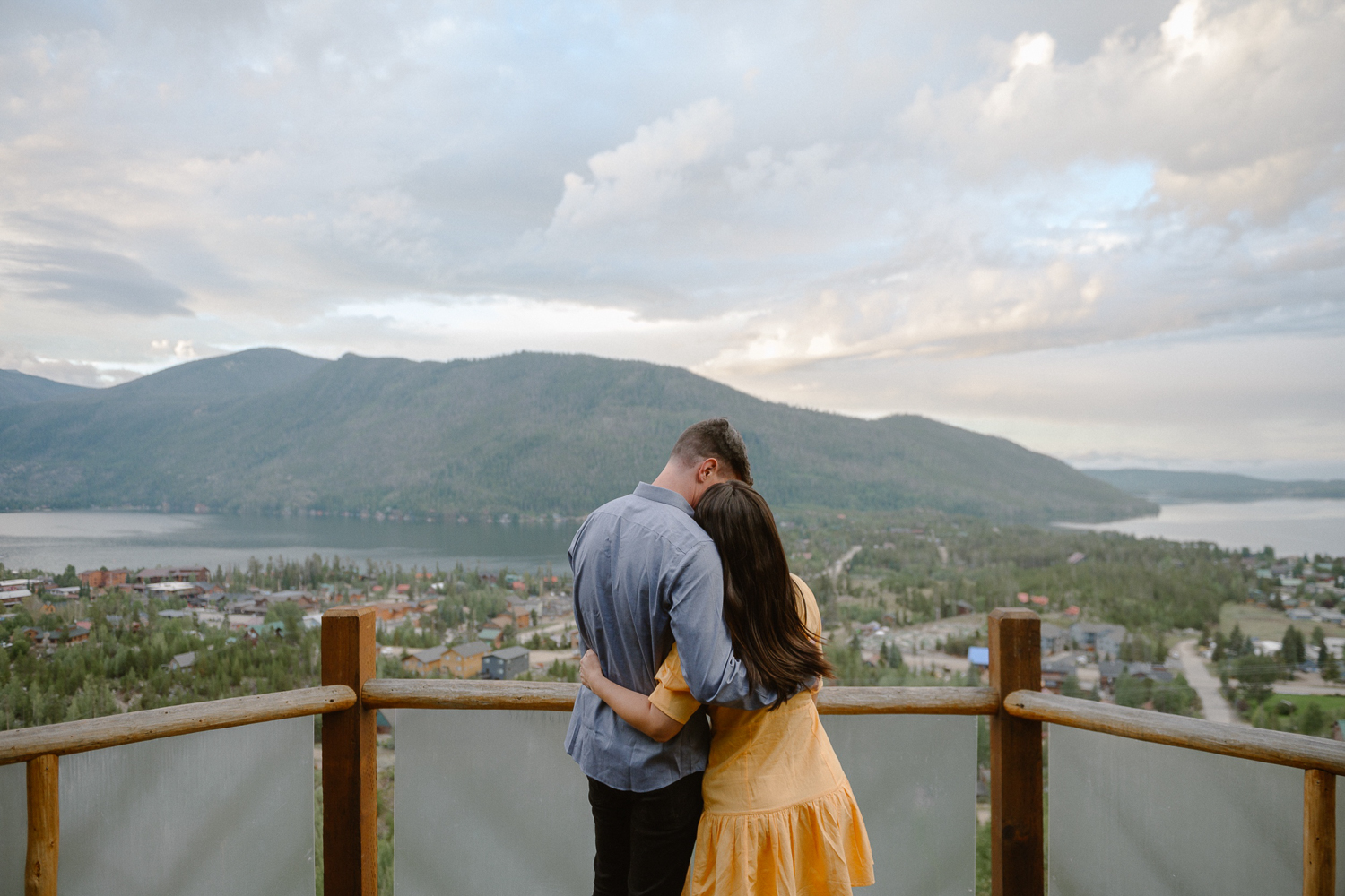 A fall engagement session at Rocky Mountain National Park by Durango and Telluride wedding photographer Ashley Joyce