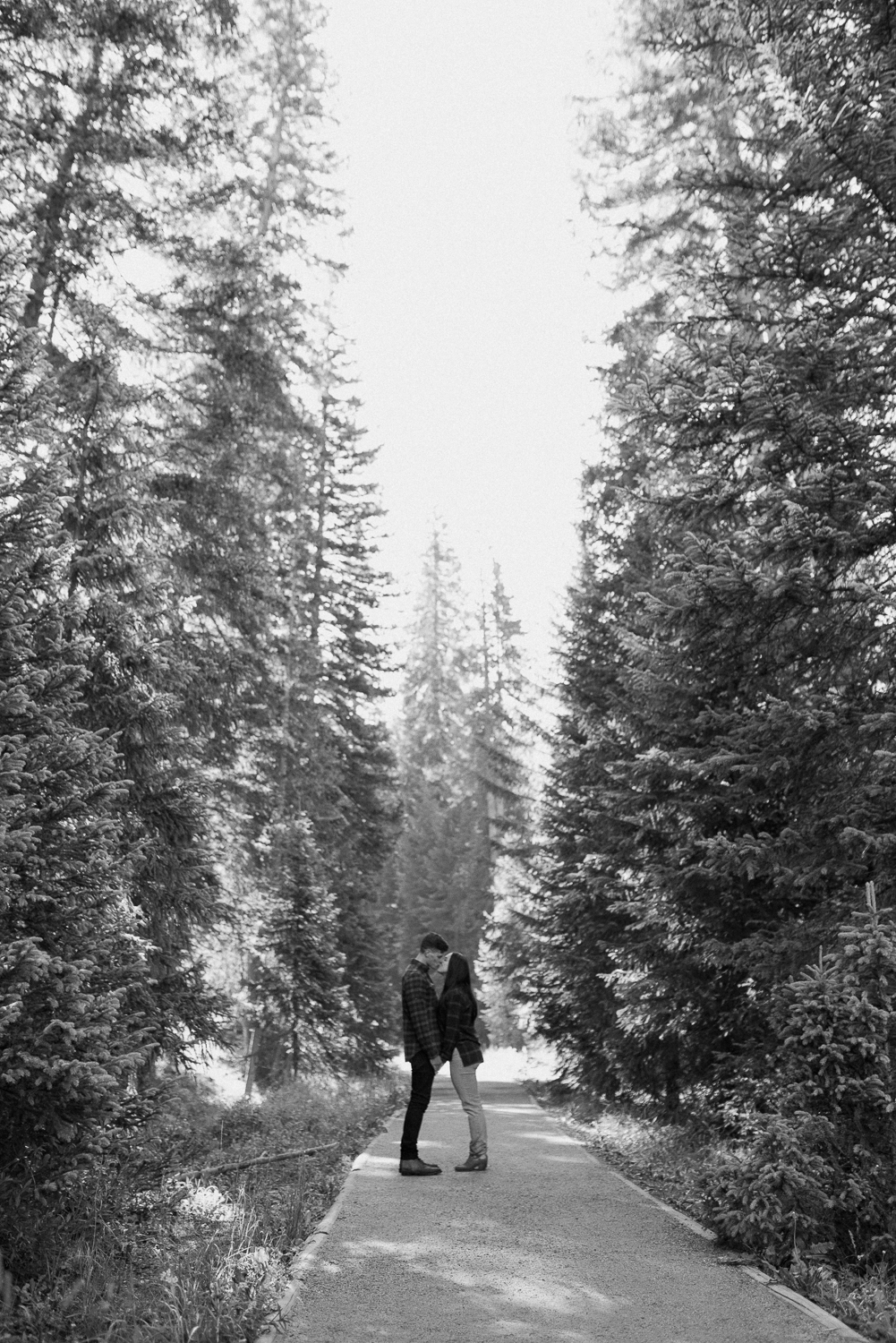 A fall engagement session at Rocky Mountain National Park by Durango and Telluride wedding photographer Ashley Joyce