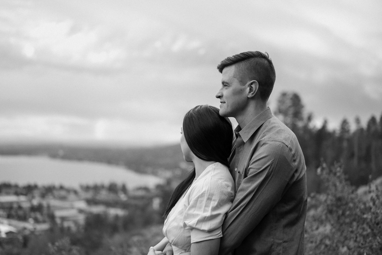 A fall engagement session at Rocky Mountain National Park by Durango and Telluride wedding photographer Ashley Joyce