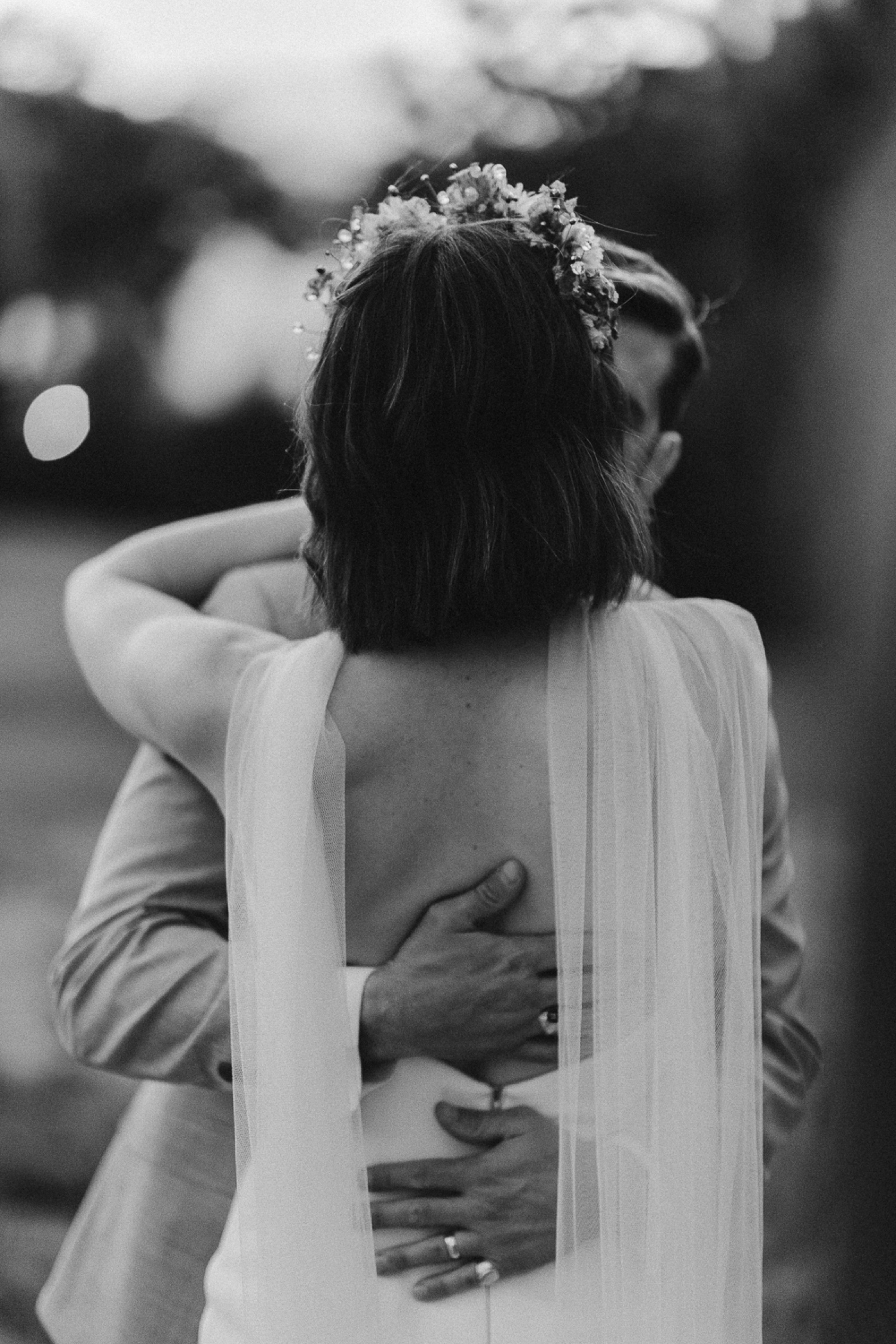 Romantic Santa Fe Wedding at the Santa Fe Opera: A Chic and Luxurious Celebration | Photographed by Durango and Telluride wedding photographer Ashley Joyce