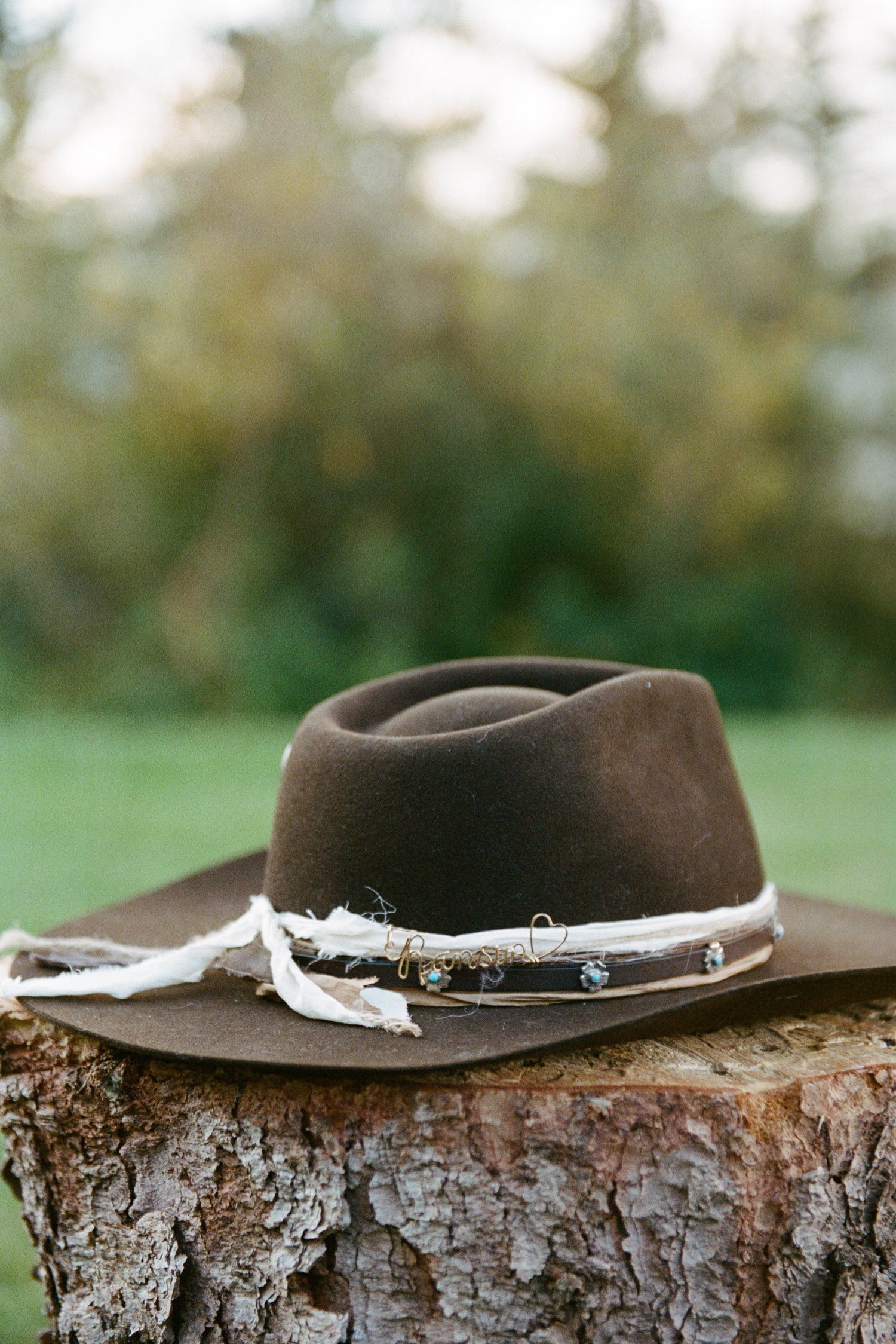 Colorado 35mm film wedding photography taken in Crested Butte by Durango and Telluride wedding photographer, Ashley Joyce. Photos from an intimate wedding in Crested Butte