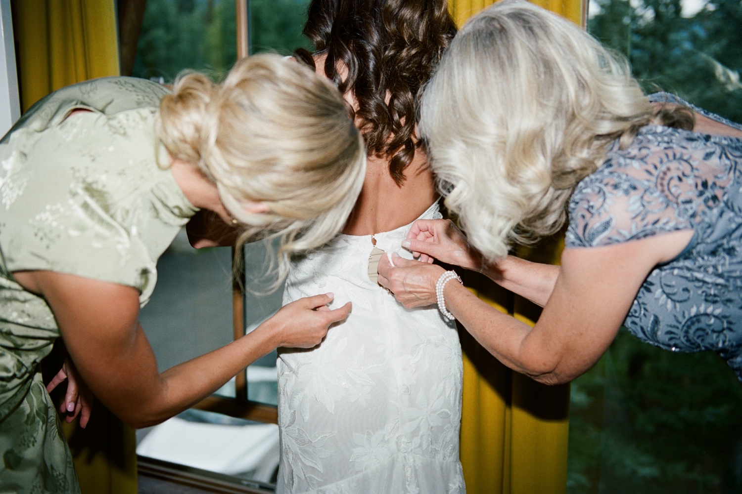 Colorado 35mm film wedding photography taken in Crested Butte by Durango and Telluride wedding photographer, Ashley Joyce. Photos from an intimate wedding in Crested Butte